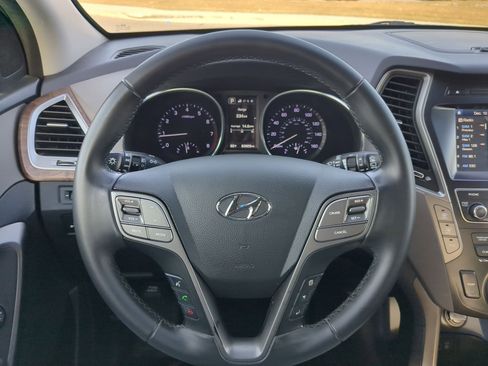 Used 2017 Hyundai Santa Fe Limited image 14