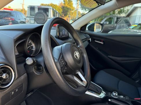 Used 2019 Toyota Yaris LE FWD image 22