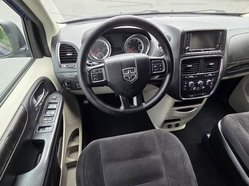 Used 2018 Dodge Grand Caravan SE w/ UConnect Hands-Free Group FWD image 20