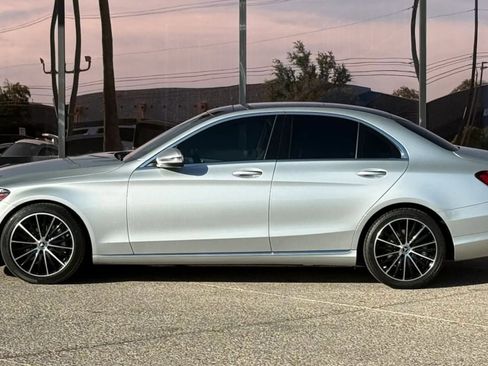 Used 2021 Mercedes-Benz C 300 Sedan image 4