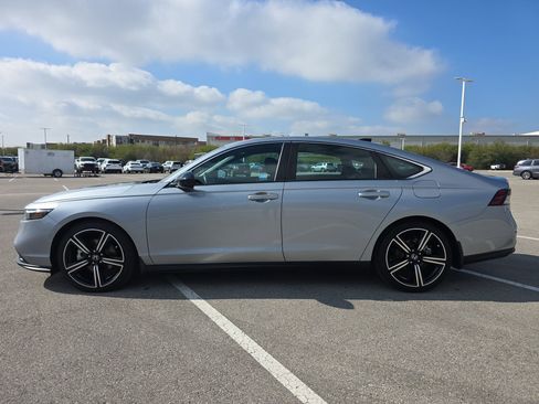 Certified 2023 Honda Accord Sport image 3