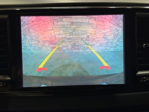 Used 2025 Chrysler Pacifica Select FWD image 8