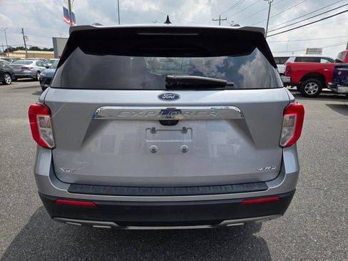 Used 2021 Ford Explorer XLT w/ Equipment Group 202A AWD/4WD image 6