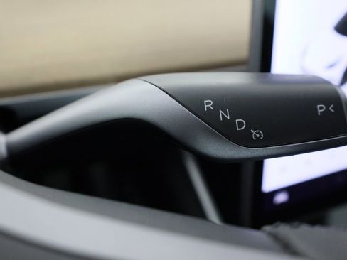 Used 2020 Tesla Model 3 Standard Range image 11