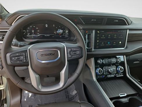 Used 2024 GMC Yukon XL Denali AWD/4WD image 21