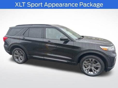 Certified 2022 Ford Explorer XLT w/ Equipment Group 202A image 4