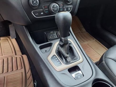 Used 2016 Jeep Cherokee Latitude w/ Comfort/Convenience Group image 17