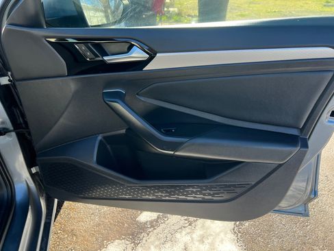 Used 2019 Volkswagen Jetta R-Line image 17