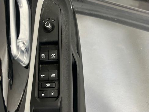 Used 2022 Jeep Compass Limited image 17