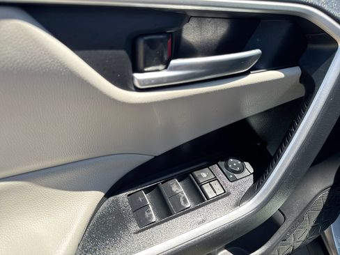 Used 2025 Toyota RAV4 XLE FWD image 13