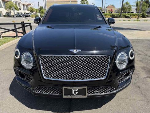 Used 2017 Bentley Bentayga AWD/4WD image 10