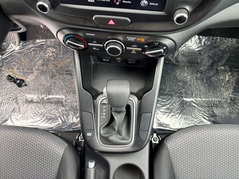 Used 2025 Hyundai Kona SEL image 41