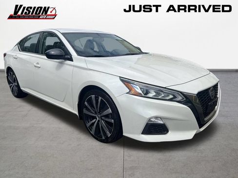 Used 2019 Nissan Altima 2.5 SR FWD image 1