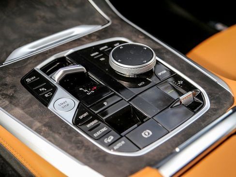 New 2026 BMW X5 xDrive50e w/ M Sport Package image 15