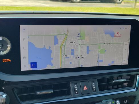 Used 2024 Lexus ES 300h w/ Premium Package FWD image 22