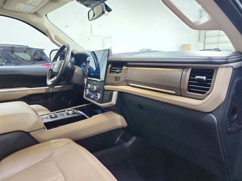 Used 2023 Ford Expedition Limited image 40