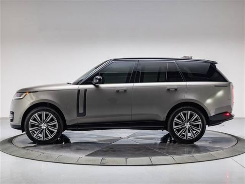 Used 2023 Land Rover Range Rover SE AWD/4WD image 2