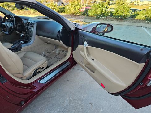 Used 2007 Chevrolet Corvette Convertible w/ Preferred Equipment Group image 22