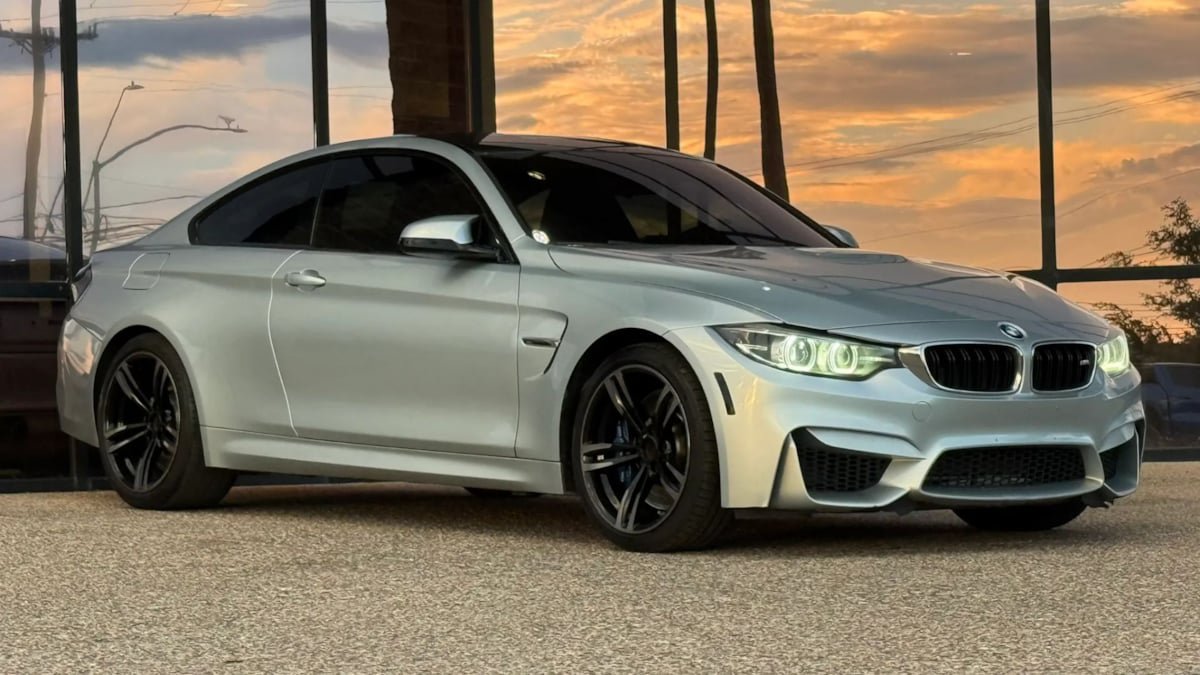 Used 2018 BMW M4 Coupe RWD image 17