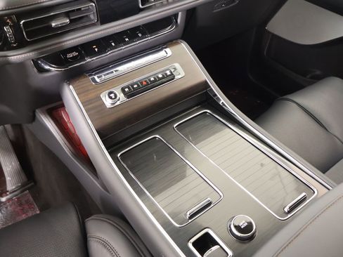 New 2026 Lincoln Aviator Reserve AWD/4WD image 8