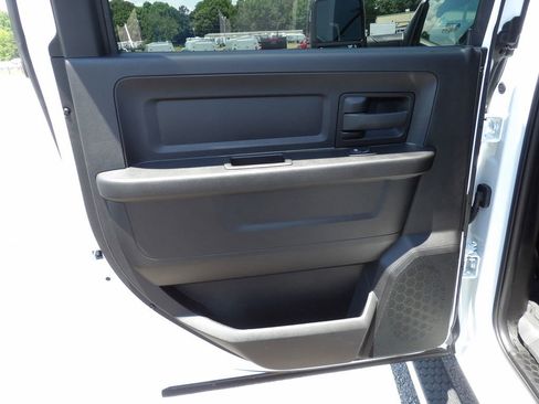 Used 2024 RAM 5500 Tradesman w/ Chrome Appearance Group AWD/4WD image 29