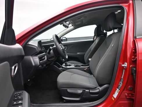 Used 2025 Kia K4 LXS image 24