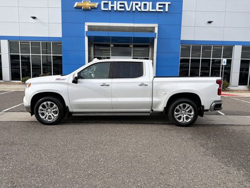 Used 2024 Chevrolet Silverado 1500 LTZ AWD/4WD image 2