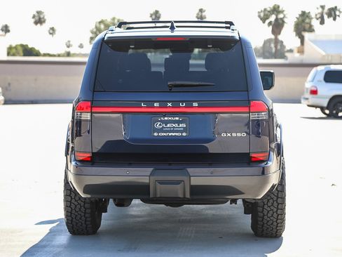 Used 2025 Lexus GX 550 w/ Accessory Package (Z1) image 6