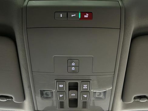 Used 2021 Volkswagen Atlas SEL Premium image 41