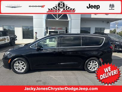 Used 2024 Chrysler Pacifica Touring-L