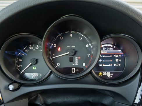 Certified 2026 Porsche Macan AWD/4WD image 24
