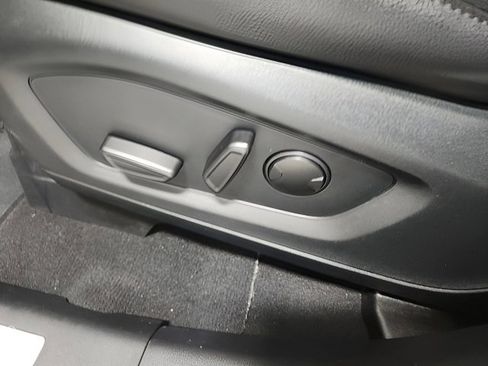 Used 2022 Ford Explorer Limited w/ Equipment Group 301A AWD/4WD image 26