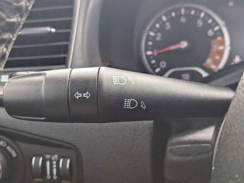 Used 2019 Jeep Renegade Limited w/ Quick Order Package 22P image 27