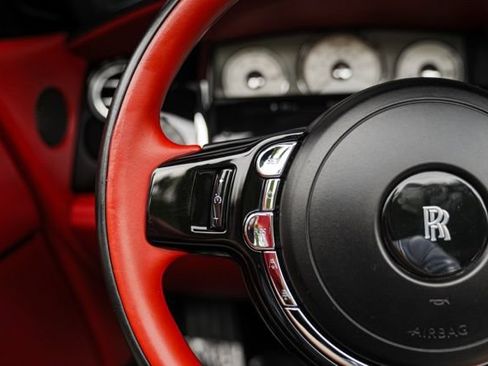 Used 2016 Rolls-Royce Dawn RWD image 38