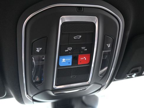 Used 2023 Jeep Grand Cherokee Altitude AWD/4WD image 29