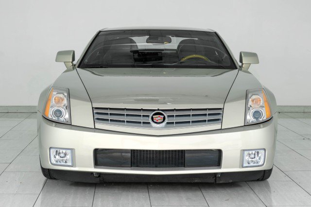 Used 2006 Cadillac XLR RWD image 4