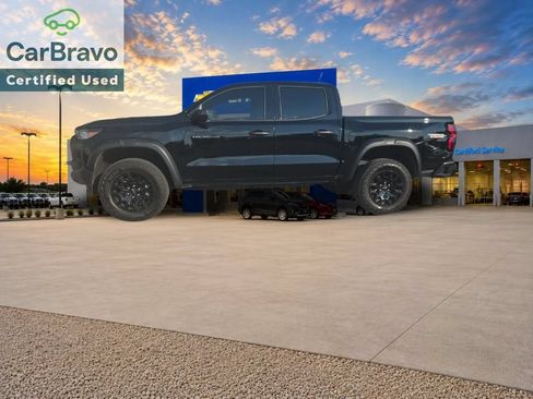Used 2025 Chevrolet Colorado Trail Boss AWD/4WD image 3