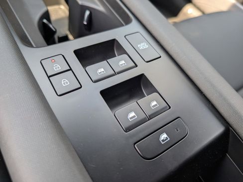 New 2025 Hyundai Ioniq 6 Limited image 17