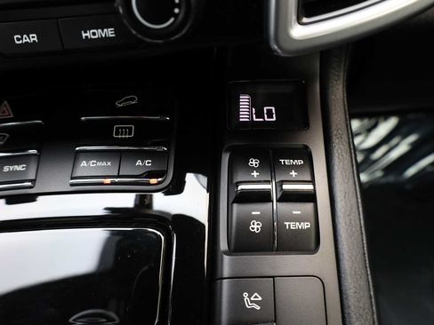 Used 2017 Porsche Cayenne S AWD/4WD image 28