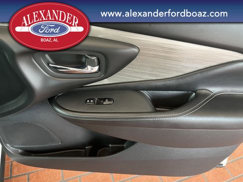 Used 2017 Nissan Murano S image 14