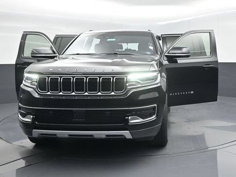 Used 2022 Jeep Wagoneer Series II AWD/4WD image 64