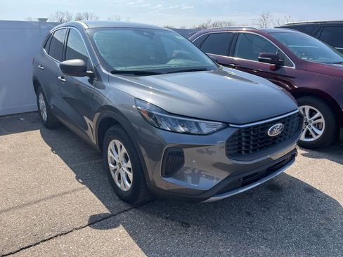 Used 2023 Ford Escape Active image 17