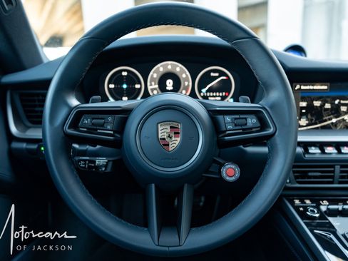 Used 2025 Porsche 911 Carrera image 12