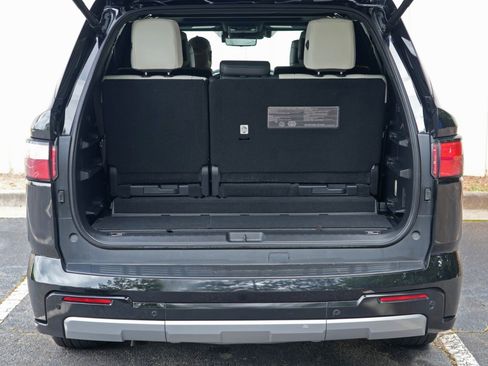 Used 2023 Toyota Sequoia Capstone AWD/4WD image 10