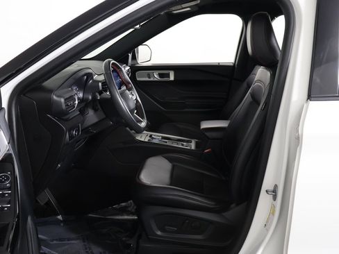 Used 2023 Ford Explorer ST-Line w/ Class IV Trailer Tow Package image 30