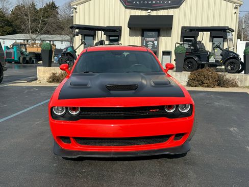 Used 2016 Dodge Challenger SRT Hellcat image 8