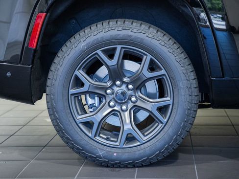 New 2026 Jeep Grand Wagoneer 4WD image 20