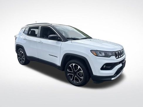 Used 2024 Jeep Compass Limited image 10