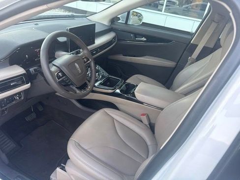 Used 2022 Lincoln Nautilus FWD w/ Premium Package image 10