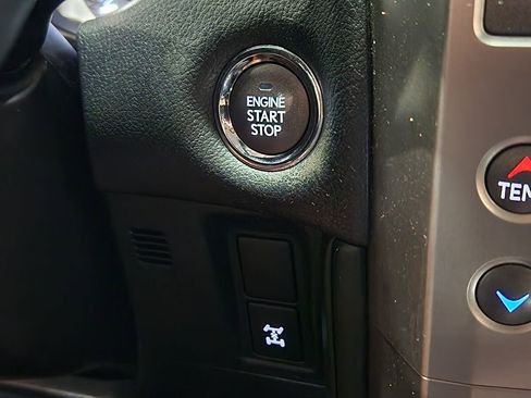 Used 2017 Lexus GX 460 Luxury w/ Preferred Accessory Package image 40